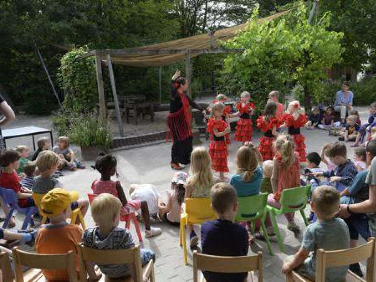 Symbolbild aus dem NWZ-Artikel zum Flamenco-Workshop in der Kita (Quelle: NWZ).